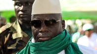 Yahya Jammeh tapaamassa kannattajiaan Gambiassa marraskuussa 2011.