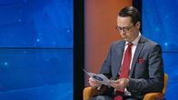 Carl Haglund tarkastelee saamaansa kysymystään.