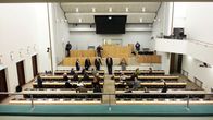 Eduskunnan istuntosalina toimiva väistötila Sibelius-Akatemiassa.