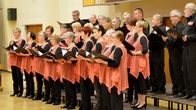 Sekakuoro Ajanlaulu konsertoimassa Sauvosalissa