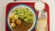 Click on the photos below to see the lunches on offer and the students' comments.