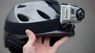 GoPro kiinnitettynä kypärään. 
