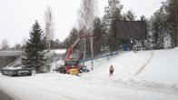 OPS:n jättitaulusta poistettiin teräskauluksia keskiviikkona ja torstaina.