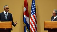 Yhdysvaltain presidentti Barack Obama ja Kuuban presidentti Raul Castro