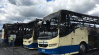 Palossa tuhoutuneita busseja Pohjolan Matkan varikolla