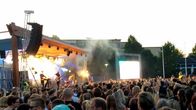 Sanni esiintymässä Kuopion viinijuhlilla 2016
