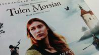 Saara Cantellin Tulen morsian -elokuva ensi-illassa perjantaina 9.9.2016. Kuva elokuvan esitteestä. 