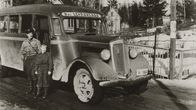 Linja-auto komeasti nimetyllä Valtatiellä vuonna 1936.