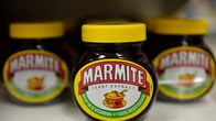 Marmite-levitettä myynnissä Tescon supermarketissa Lontoossa.
