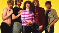 Vuoden 1984 Eppu Normaali: Martti Syrjä, serkku Aku Syrjä, Juha Torvinen, Pantse Syrjä ja Mikko Nevalainen.