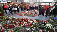 Muistotilaisuus Berliinin terrori-iskun uhreille Breitscheidplatzilla 31.01.2016.