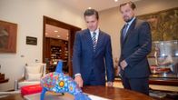 Meksikon presidentti Enrique Peña Nieto ja näyttelijä Leonardo DiCaprio.