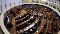 Ensimmäinen istunto meneillään remontoidussa eduskuntatalossa.