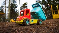 leikki kuorma-auto päiväkoti Pilkeen pihalla