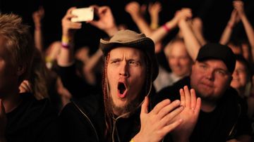 Staminan yleisöä Ilosaarirockissa.