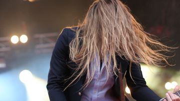 D-A-D:n laulaja Ilosaarirockin päälavalla.