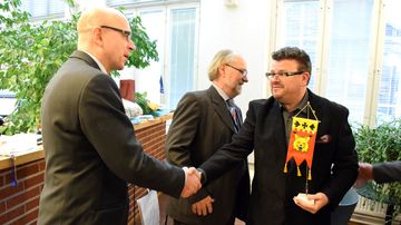 janakkalan esa silvennoinen tervehtii