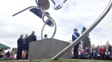Olavi Virta -muistomerkki Sysmässä