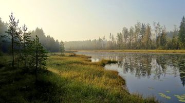 Aikainen aamu suolammella Porvoossa.