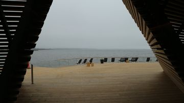 Saunasta pääsee ulos terassille.