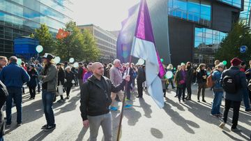 Peli poikki -mielenosoitus Kansalaistorilla.