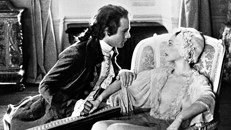 Näyttelijät Ryan O’Neal ja Marisa Berenson elokuvassa Barry Lyndon.