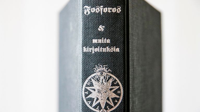 Fosforos-niminen Azazelin tähteä koskeva kirja.