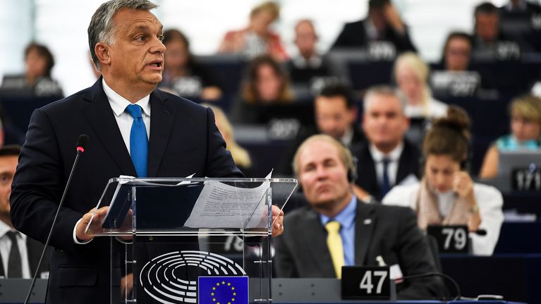 Viktor Orban puhuu Euroopan parlamentissa 11. syyskuuta.