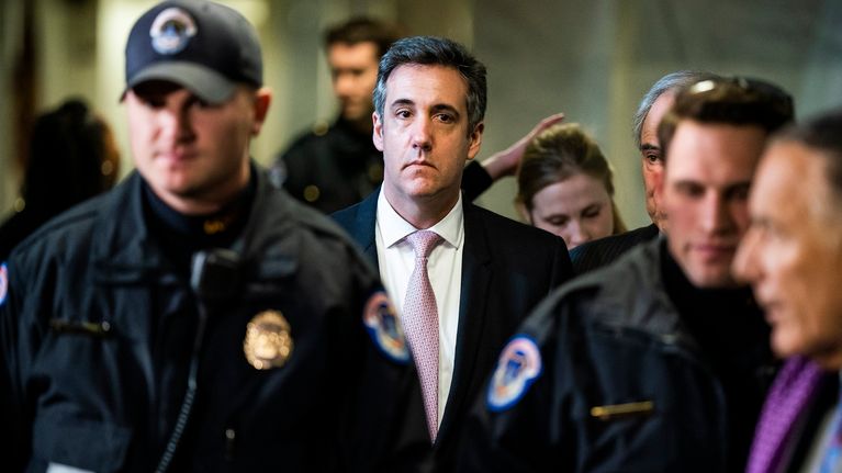 Trumpin ex-asianajaja Michael Cohen poistui senaatin turvallisuuskomitean kuulemisesta 26. helmikuuta. 