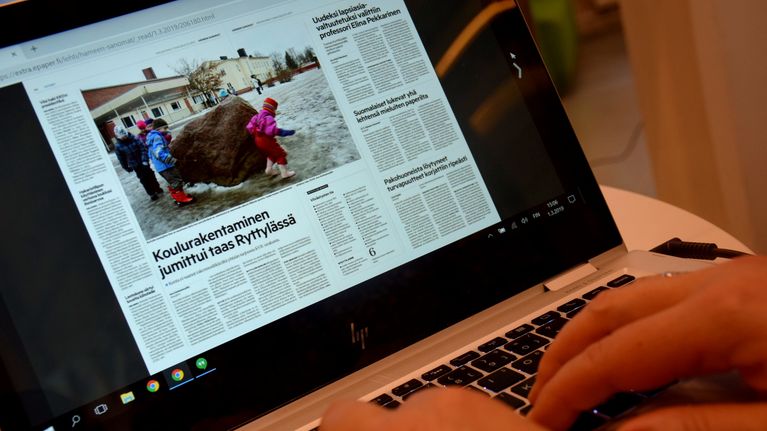 Hämeen Sanomat verkkolehtenä läppärin ruudulla