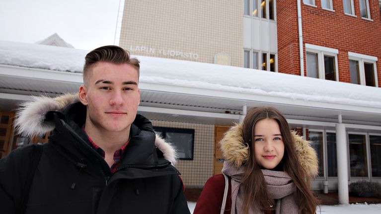 Oikeustieteen opiskelijat Mikael Suonio ja Elina Kuula.