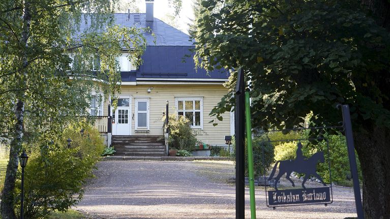Erityislastensuojeluyksikkö Loikalan kartano Iitissä 22. elokuuta 2019.