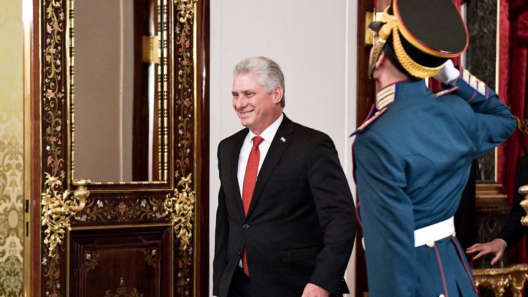 Miguel Díaz-Canel vierailee Moskovassa.