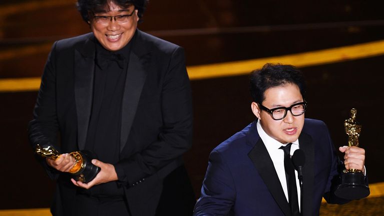 Parhaasta käsikirjoituksesta palkittiin  Bong Joon Ho ja Han Jin Won elokuvasta Parasite.