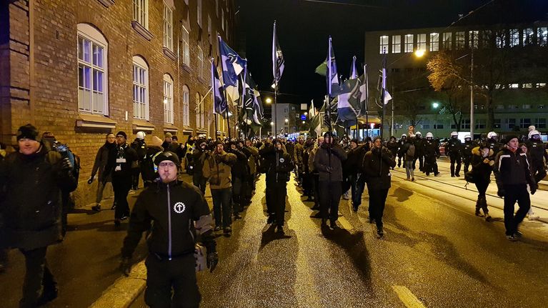 Pohjoismaisen vastarintaliikkeen marssi Helsingissä itsenäisyyspäivänä 2017.