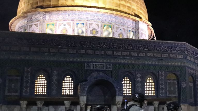 Kuvassa Israelin sotilaita al-Aqsan moskeijan lähellä. 