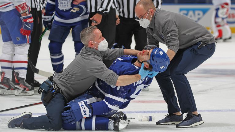 John Tavares loukkaantui