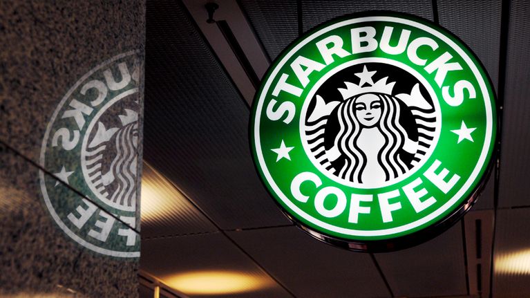 Starbucks -kahvilan kyltti.