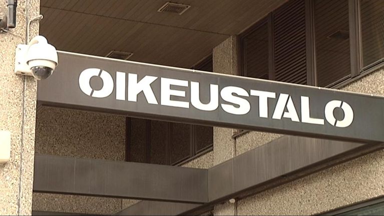 Oikeustalo. 