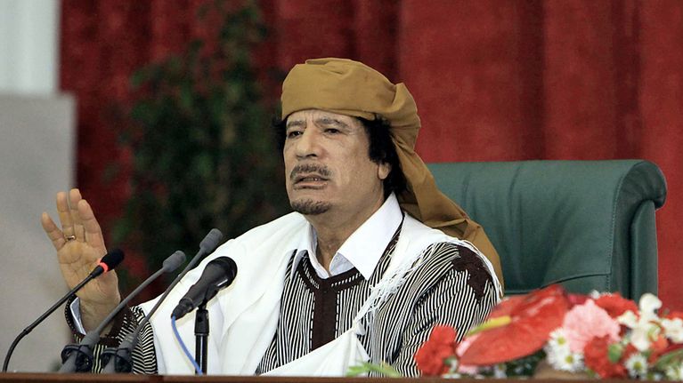 Gaddafi pitää puhetta