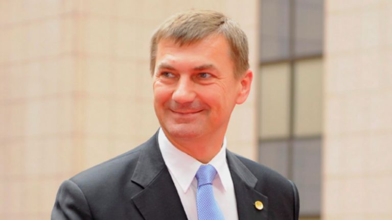 Viron pääministeri Andrus Ansip EU:n päämajassa syyskuussa 2008.