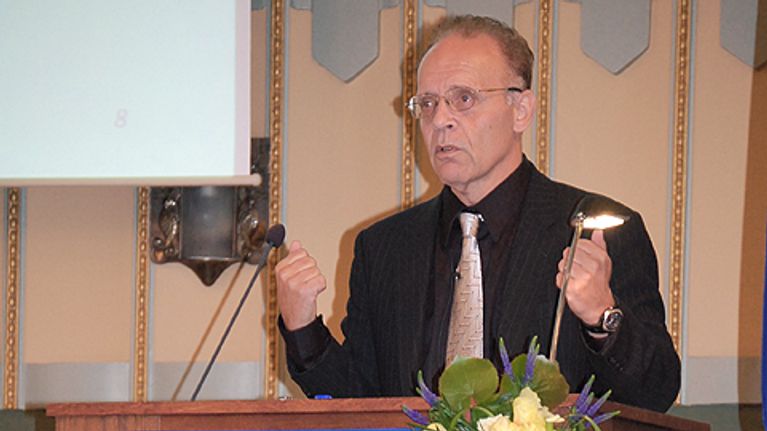 Dan Steinbock puhuu Keskuskauppakamarilla.