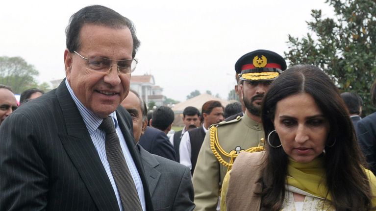 Punjabin provinssin kuvernööri Salman Taseer ja hänen vaimonsa 2009.