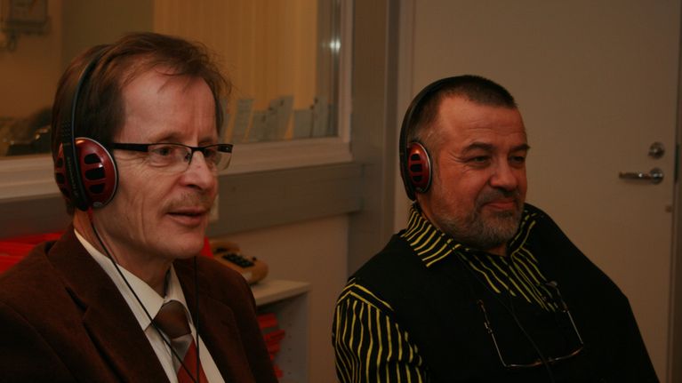 Massaliikkeen vetäjät Heikki Nivala (kesk) ja Juha Pikkarainen (vas) YLE Lapin Radion haastattelussa Kemijärvellä