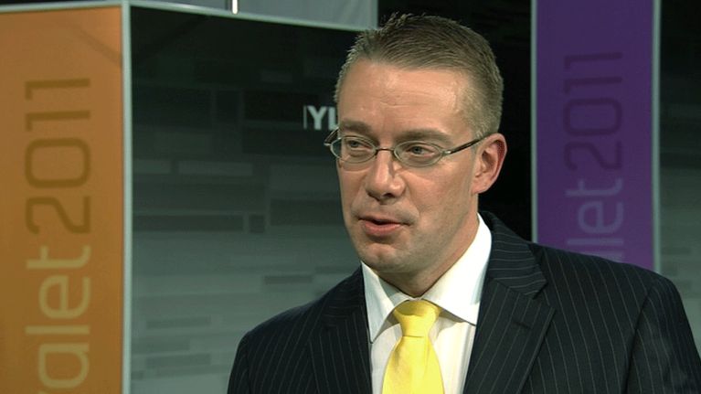 Stefan Wallin YLE:n vaalivalvojaisissa.