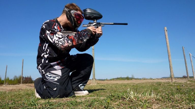 Paintball-pelaaja.