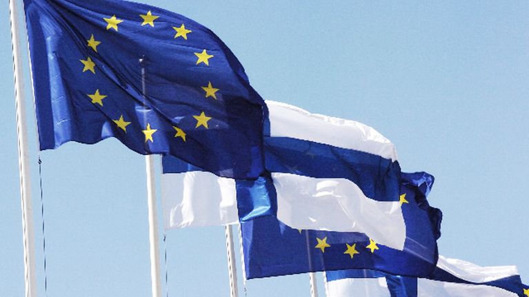 Suomen ja Eu:n liput