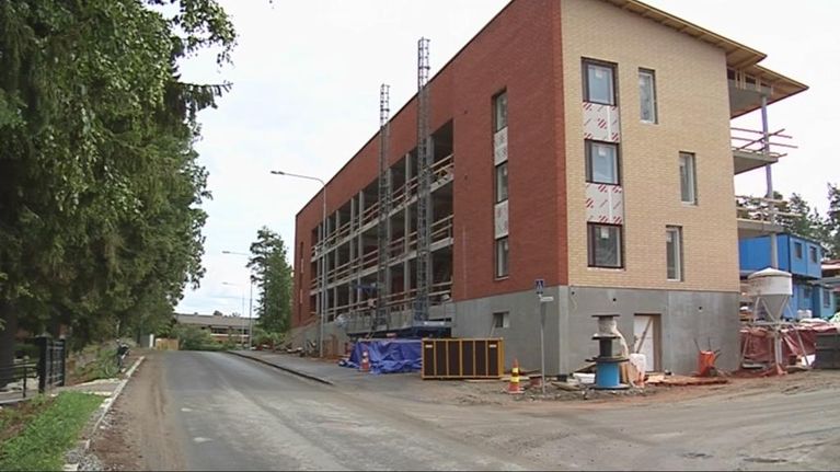 Niiralan Kulman uusia savuttomia taloja rakennetaan Pappilanmäelle.