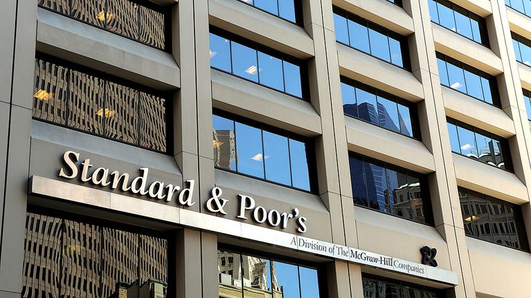 Luottoluokituslaitos Standard&Poor'sin rakennus New Yorkissa.