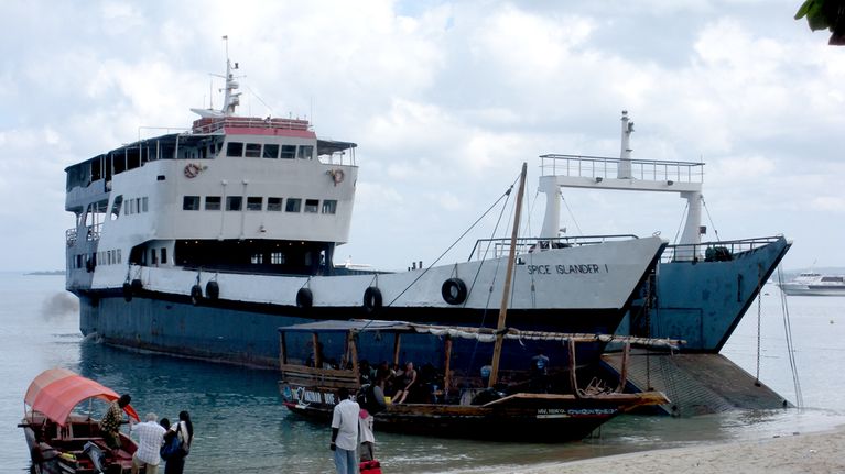 MV Spice Islander -laiva. Kuva otettu joulukuussa 2010.